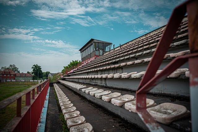 快船队记：伦纳德在今天的比赛中仍将受到出场时间限制